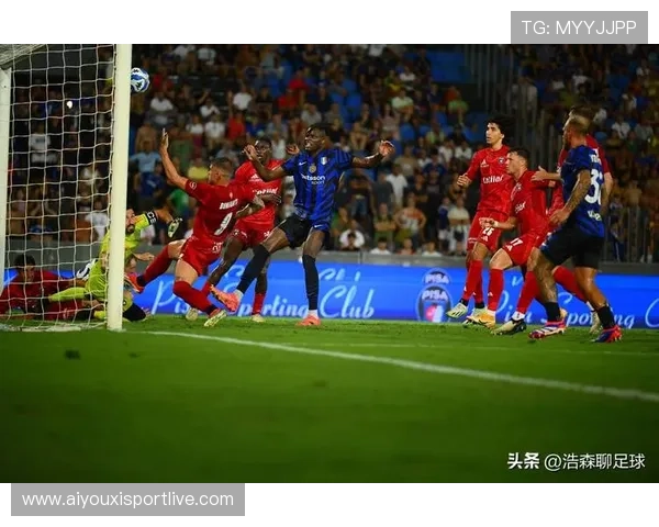 佛罗伦萨主帅瓦诺利抗议判罚被红牌罚下，米兰客场绝平