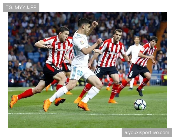 对比分析:英超与西甲在边路进攻宽度利用上的数据差异。